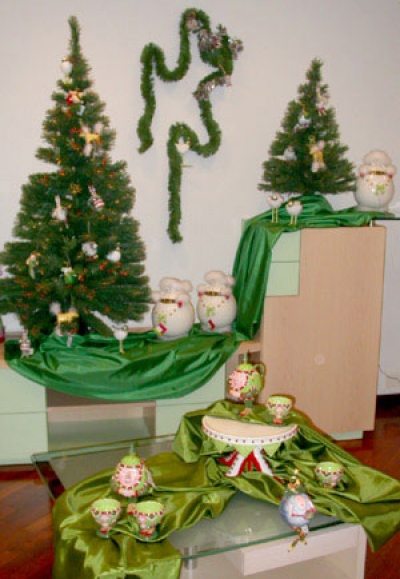 <font color=red>ПОДАРКИ К НОВОМУ ГОДУ И РОЖДЕСТВУ.</font><br>Коллекция елочных украшений, представленная Салоном Света и мебели MODUL – это целый мир невероятных образов и удивительных персонажей.