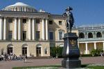 13 мая в одном из красивейших пригородов Санкт-Петербурга – музее-заповеднике Павловск – Группа MODUL провела День классического света.