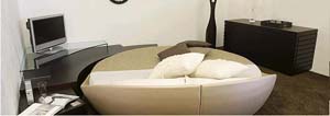 Салон мебели MODUL предлагает новую круглую кровать итальянской фабрики PREALPI.